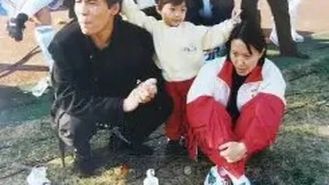 中澳对决突破中国足球正式比赛观赛人数最高纪录，达70588人。